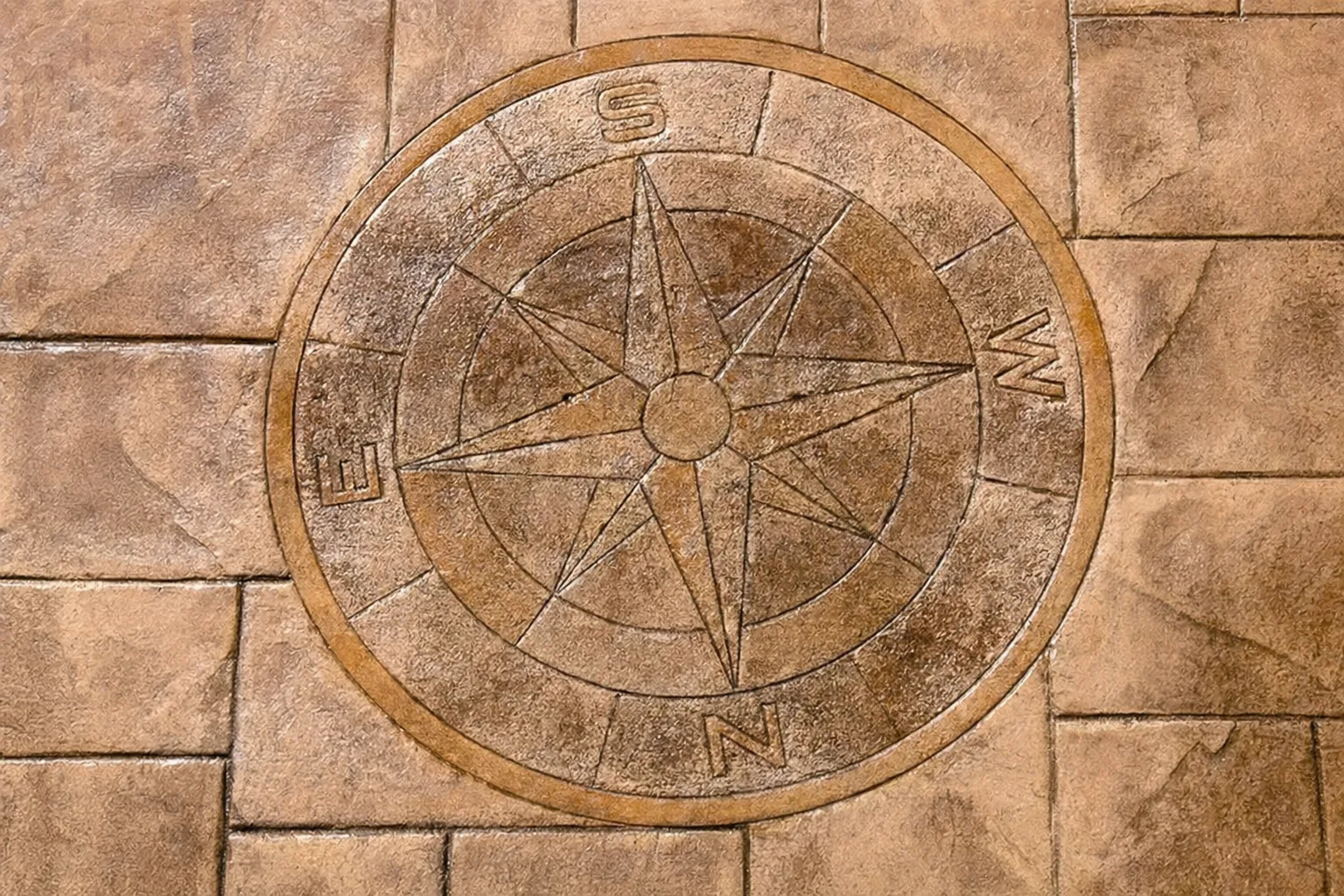 Rosa dels Vents - peça circular decorativa de formigó imprès Ø 120 cm - Formigó Imprès Girona